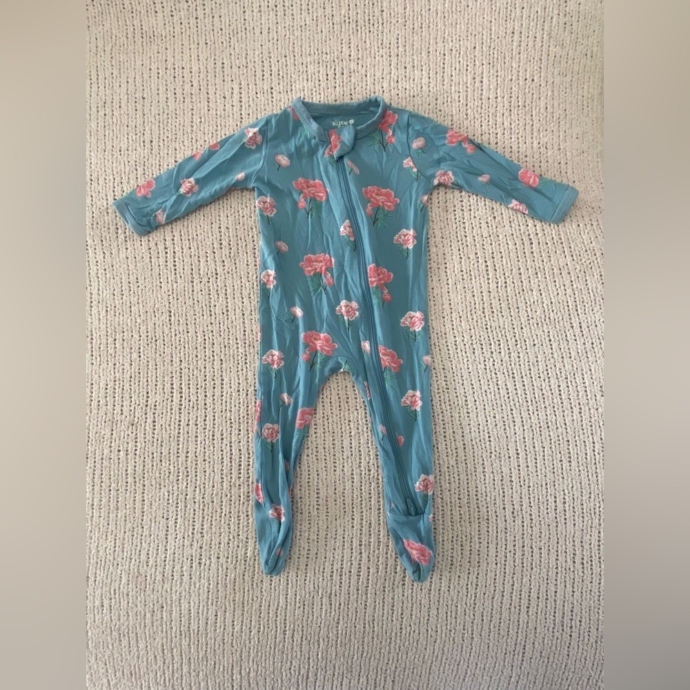 Kyte Baby Peony Zippered Footie on